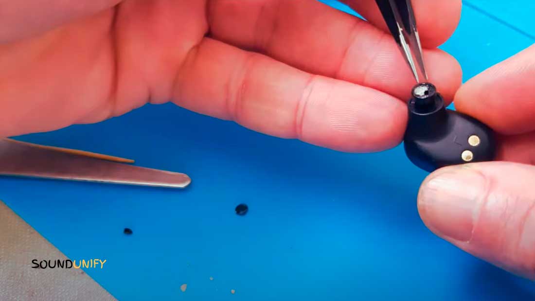 How To Replace Earbud Mesh (5Min Guide)